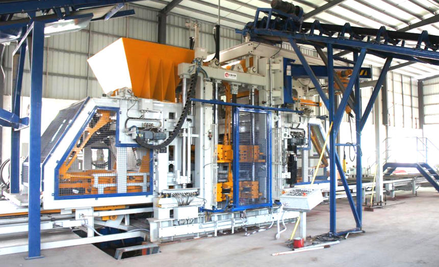 Tehlové stroje Quangong sa presadili v Južnej Číne – dlažobné tehly a tehly v tvare diamantu ovládané jedným strojom